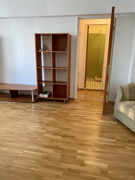 Stefan cel Mare, Dinamo, langa metrou,